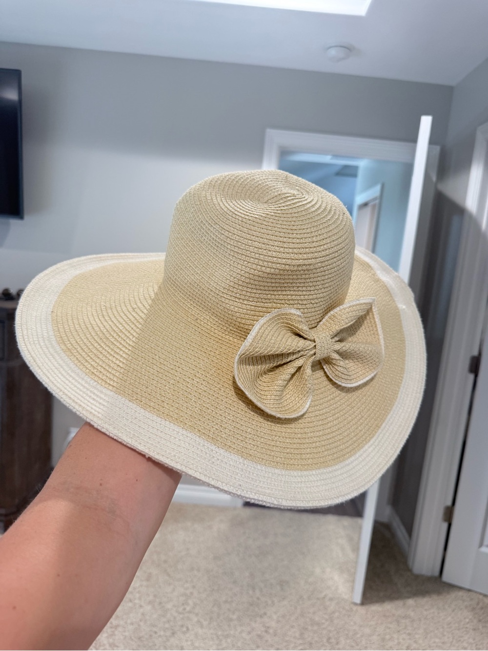 Women’s Wide Brim Sun Hat with Bow - Beige and Cream